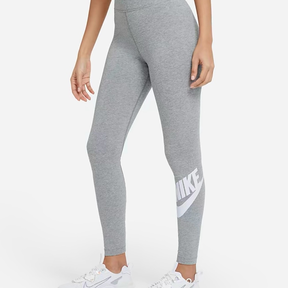 NWT Nike Gray High Rise Leggings- M